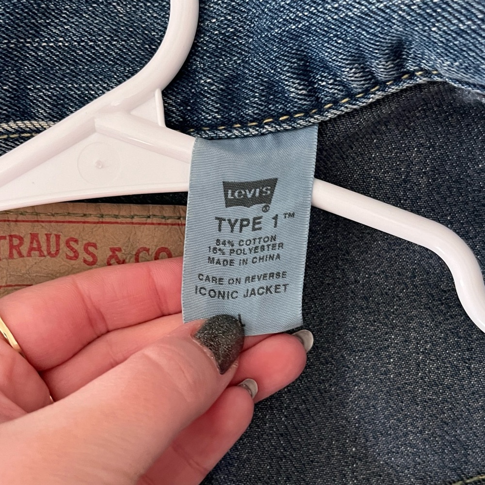 EUC Levi Denim Jacket - Picture 2 of 6
